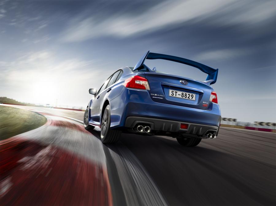  Subaru WRX STI 2015 года  (EU) (фото 4 из 24)